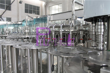 Βιομηχανική αυτόματη ποτών πλήρωσης μηχανή 3 -1 υλικών πληρώσεως μπουκαλιών εξοπλισμού πλαστική