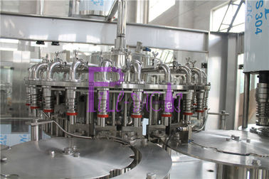 Βιομηχανική αυτόματη ποτών πλήρωσης μηχανή 3 -1 υλικών πληρώσεως μπουκαλιών εξοπλισμού πλαστική