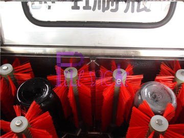 Διπλή μηχανή καθαρισμού μπουκαλιών γυαλιού κεφαλιών ημι αυτόματη για τη γεμίζοντας γραμμή ποτών