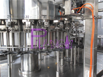 3 σε 1 εμπορίου εμφιαλώνοντας εξοπλισμό 2000-12000BPH ποτών μηχανών πλήρωσης σόδας ενωμένο με διοξείδιο του άνθρακα