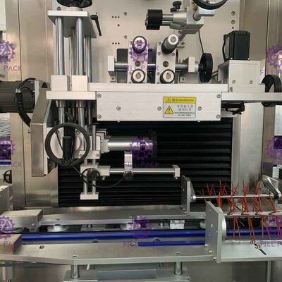 Φωτοηλεκτρικός συρρικνωθείτε την επίπεδη μηχανή μαρκαρίσματος αυτοκόλλητων ετικεττών μπουκαλιών PVC PET μανικιών