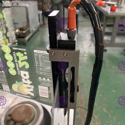 Ποτό που επεξεργάζεται τη χειρωνακτική μηχανή μαρκαρίσματος μπουκαλιών για τα μπουκάλια, που συρρικνώνονται τη σήραγγα