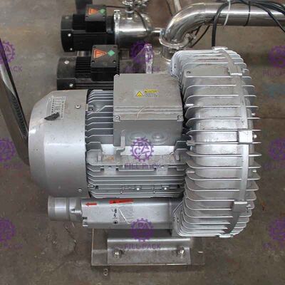 3 σε 1 Monobloc μηχανή πλήρωσης ποτών γυαλιού ενωμένη με διοξείδιο του άνθρακα μπουκάλι με το δαχτυλίδι ΚΑΠ τραβήγματος