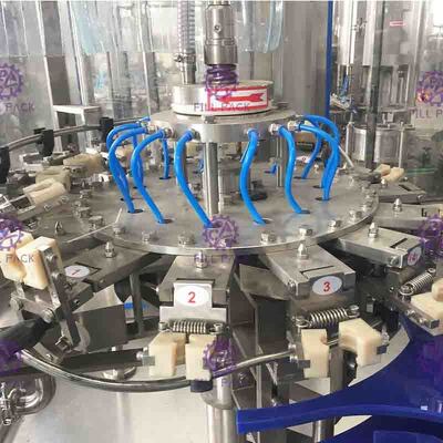 Το πλαστικό γυαλί 3 της PET σε 1 Monobloc αέριο πίνει τη μηχανή πλήρωσης μπουκαλιών κρασιού νερού ποτών/τον εξοπλισμό/τις εγκαταστάσεις/Syst