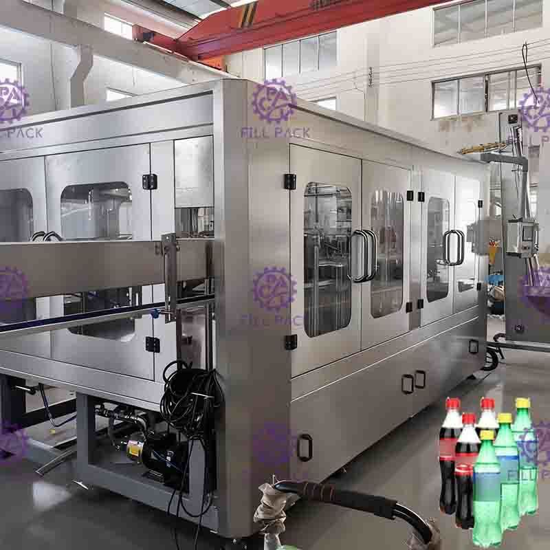 Έλεγχος 3 PLC σε 1 ενωμένη με διοξείδιο του άνθρακα μηχανή πλήρωσης ποτών για το στρογγυλό μπουκάλι 0.3L-2L PET
