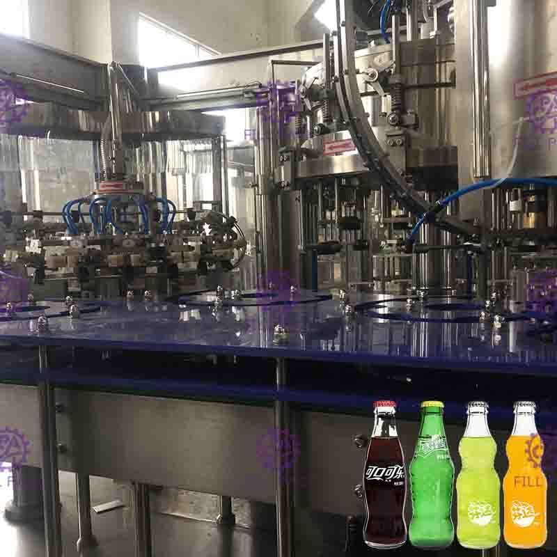 Πλαστικό γυαλί 3 της PET στη 1 Monobloc λαμπιρίζοντας εμφιαλώνοντας μηχανή κρασιού νερού/τον εξοπλισμό/τη γραμμή/εγκαταστάσεις/σύστημα