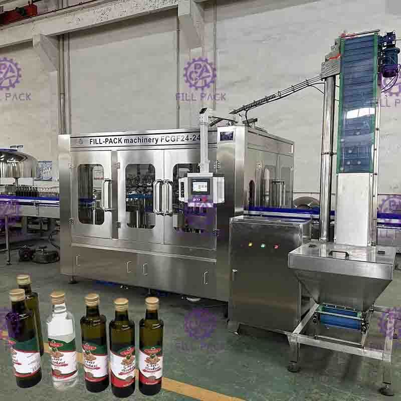 3000BPH μηχανή πλήρωσης μπουκαλιών σάλτσας σόγιας με τη δεξαμενή ισορροπίας συντήρησης θερμότητας